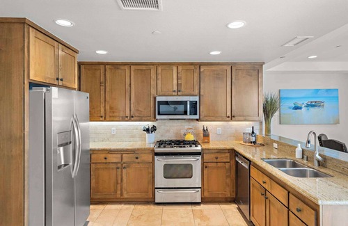 San Clemente Apartment | Lux Oceanview Retreat with Bikes & Walk to Beach