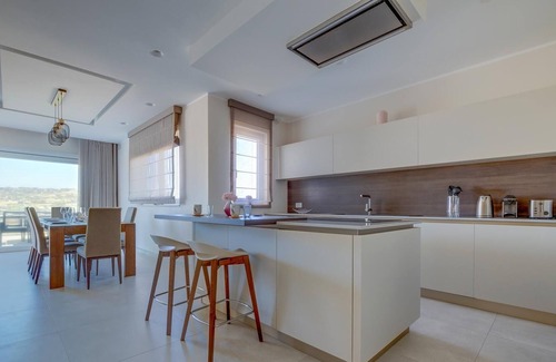 Siggiewi Apartment | Lux Penthouse Valley Views, Hot Tub in Siggiewi