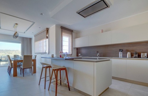Siggiewi Apartment | Lux Penthouse Valley Views, Hot Tub in Siggiewi