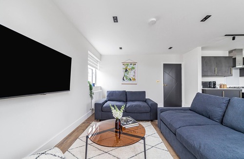 Barnhill Apartment | Lux penthouse w/view Wembley