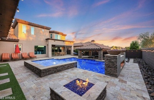 Sonoran Foothills Villa | Lux Phoenix Villa Swim Up Bar
