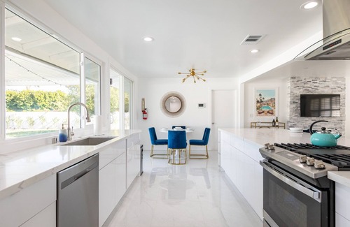 Racquet Club West Villa | Lux private oasis + Beautiful Mountain Views! Classy & Perfect Location! Near DT