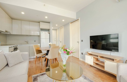 Bagcilar Apartment | lUX Residence on High Floor 03