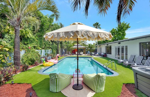 Ojus House | Lux Retro Miami Getaway Pool Hot Tub Games