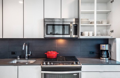 Rincon Hill Apartment | Lux Rincon Hill 2BR w/Gym, Roofdeck, near Bay Bridge, by Blueground
