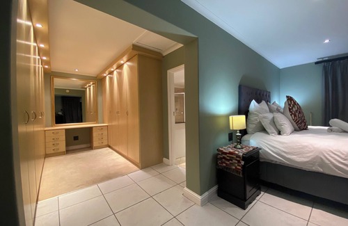 West Beach Cabin | Lux Room! Welcome to our charming guesthouse in Cape Town