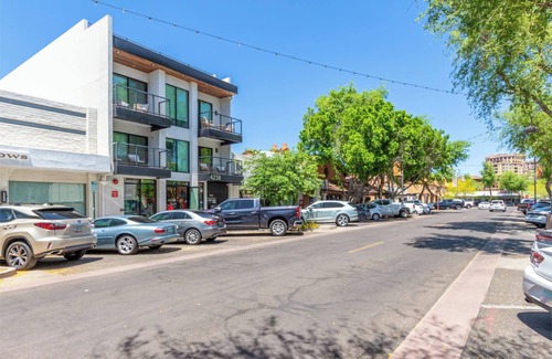 South Scottsdale Condo | LUX Scottsdale Studio | Old Town | Walk Everywhere