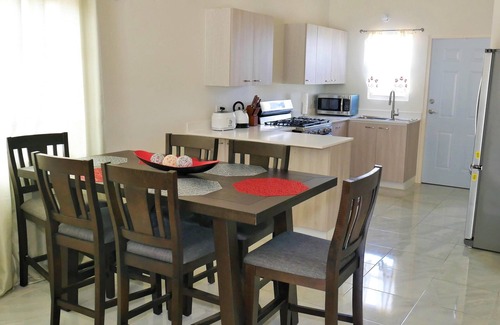 Discovery Bay House | Lux Sea View Camelot Village Discovery Bay