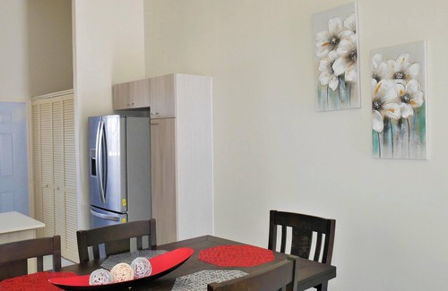 Discovery Bay House | Lux Sea View Camelot Village Discovery Bay