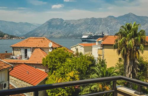 Kotor Apartment | Lux Seaside Residence