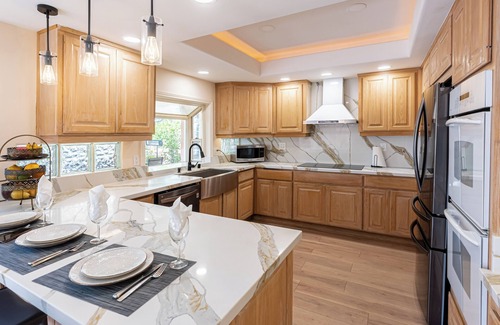 Huntington Beach Bed & Breakfast | LUX Stunning Villa Huntington Harbor 3 Min 2 Beach