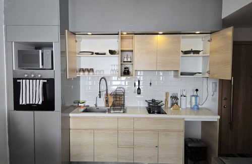 Thompson Estate Apartment | Lux Suites Havana Studio Apartments