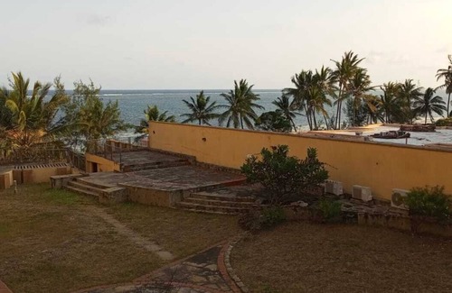 Shanzu Apartment | Lux Suites Jaanst Shanzu Beachfront Apartments