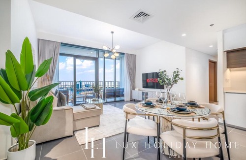 Dubai Apartment | LUX The Dubai Creek Edge Suite
