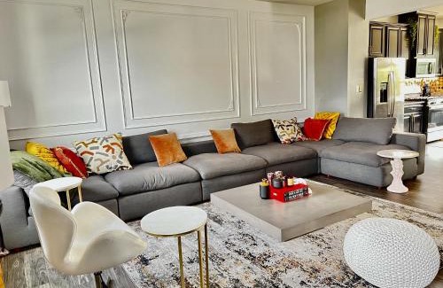 Brooklyn Park House | Lux Townhome Free Parking 12 min to BWI