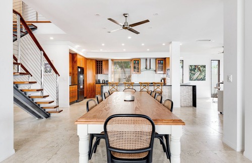Mooloolaba Villa | Lux Tropical Haven Mooloolaba Moonda5