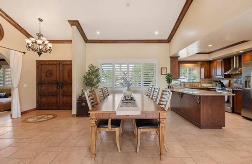 San Bernardino County House | Lux Vineyard Retreat in 20,000 sqft lot near ONT