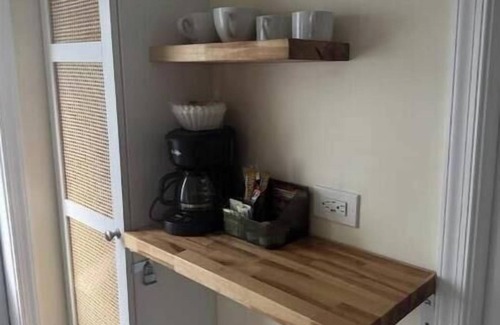 Westgate Apartment | LUX Waterfall Shower, Bidet & Full Kt, Small Apt.
