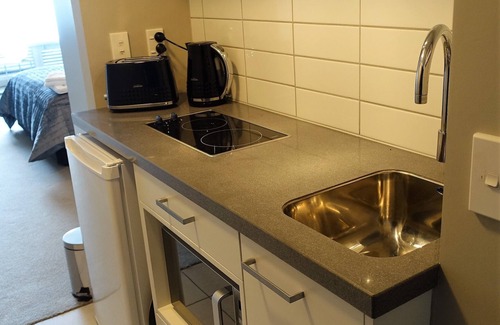 Oriental Bay Apartment | Lux Waterfront in Oriental Bay