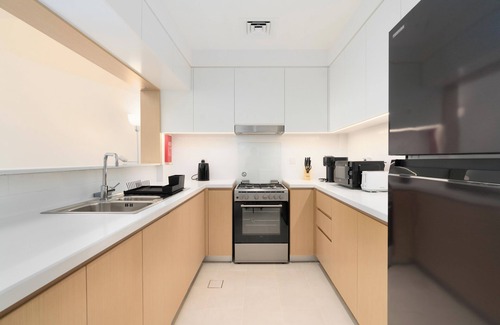 Dubai Apartment | LuxBnB Creek Rise Tower Harbor Views