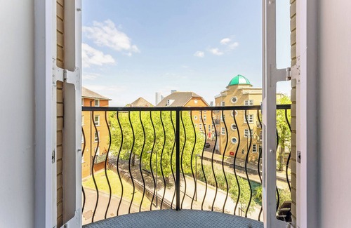 Rotherhithe Apartment | Luxe 1 bed Flat in Canada Water - Free Parking