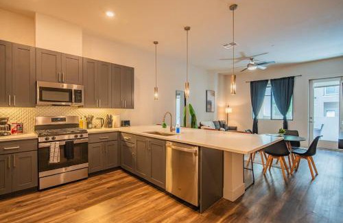 North Scottsdale Apartment | Luxe 1BR Kierland Commons, TPC Golf, Pool, Gym, W-D