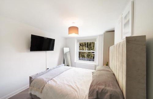 Harrow Road Apartment | Luxe 2 Bed In Maida Vale
