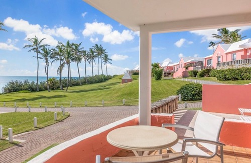 Somerset Village Apartment | Luxe 2 Bedroom Suite in Beachfront Resort