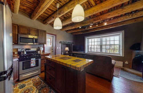Taos House | Luxe 2-Unit Hideaway: Suite & Casita w/Full Kitchens - Walk to Dining, Dogs OK