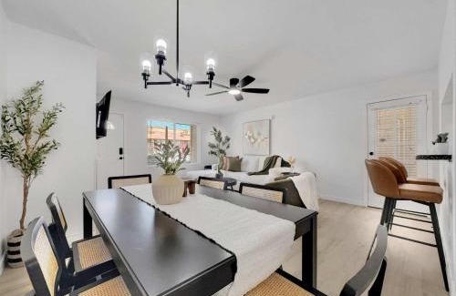 North Mountain House | Luxe 2BR Condo Next to Pool Trails & Mountain