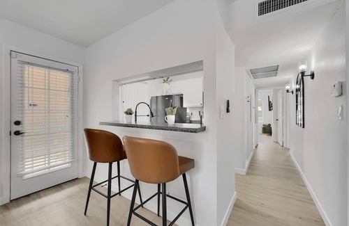 North Mountain Condo | Luxe 2BR Condo Next to Pool, Trails & Mountain
