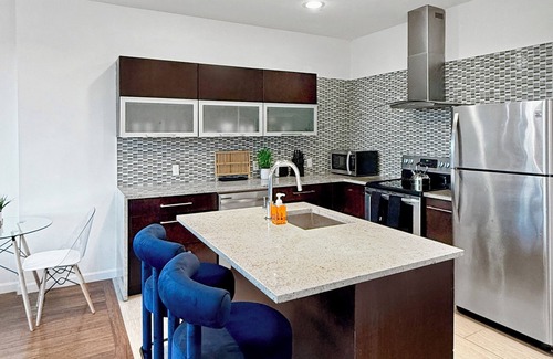 East Orange Apartment | Luxe 2BR-Master Suite,GYM,near NYC,EWR,PPRU, American Dream, MetLife