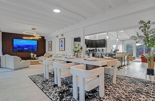 Lauderdale Isles House | Luxe 3BR/3BA Waterfront Retreat Heated Pool Oasis