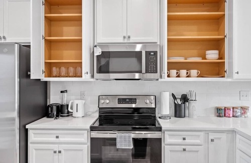 Charlotte House | Luxe 3BR Townhouse In Uptown Charlotte!