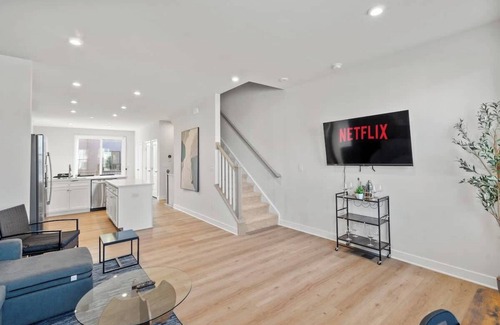Charlotte House | Luxe 3BR Townhouse In Uptown Charlotte!