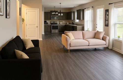 Oakwood House | Luxe 4 Bed Retreat: Sleeps 8 & Mins Lake Lanier
