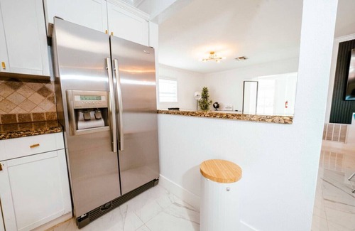 West Hollywood House | Luxe 4 BR Heated Pool | Hardrock | Stadium | Beach
