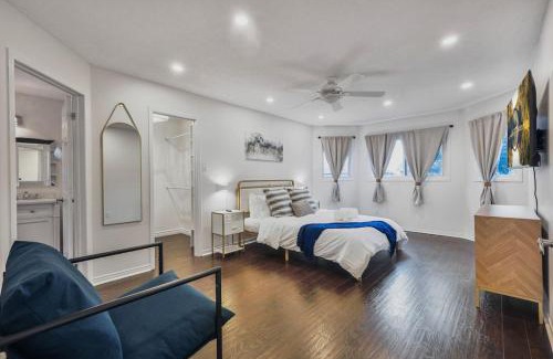 Whitby House | Luxe 4BR Retreat w Heated Pool Hot Tub and BBQ