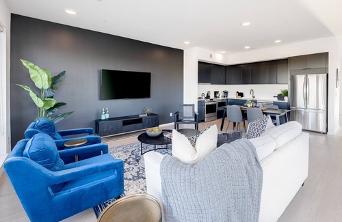 North Capitol Condo | Luxe 5th-floor downtown condo on the riverfront with river views, balcony & W/D