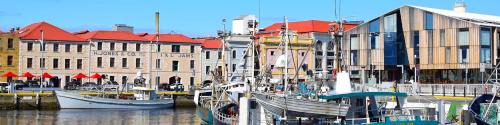 Hobart Central Business District Apartment | Luxe Apartment in West Hobart