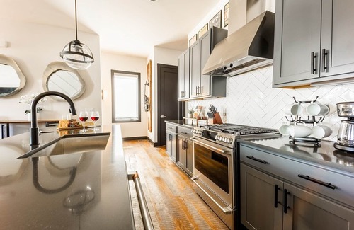 Edgehill Cottage | Luxe-broadway Getaway-heart of Gulch-near Broadway