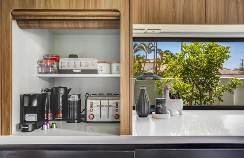 Surfers Paradise Villa | Luxe Capri Villa - Heated Pool, 850m to the beach