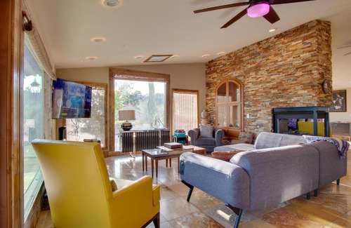 Rockcliff House | Luxe Catalina Foothills Hideaway with Private Pool