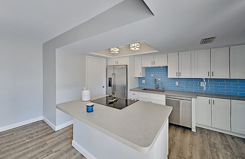 Chateau De Vie Four House | Luxe Chateau de Vie IV Townhome w/ Pool - Near Old Town & Chaparral Park!