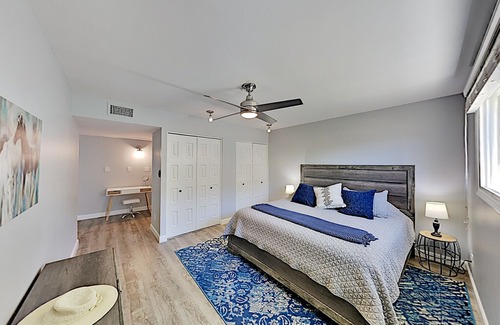 Chateau De Vie Four House | Luxe Chateau de Vie IV Townhome w/ Pool - Near Old Town & Chaparral Park!