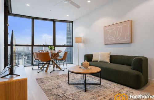 Brisbane Central Business District Apartment | Luxe City Escape at QWR Pool Casino River Views