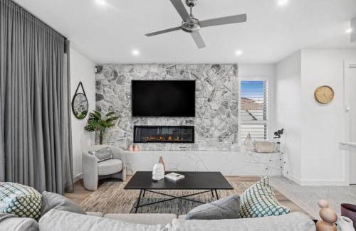 Curlewis House | Luxe Coastal Getaway