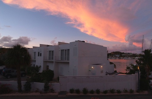 Oyster Pond Condo | Luxe Condo-Coral Beach Club @ Dawn Beach. 2 Resort Access! Elevator! Generator!
