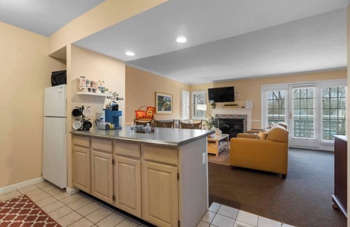 Norwich Condo | Luxe Condo in Norwich Less Than 3 Minutes From Mohegan Sun