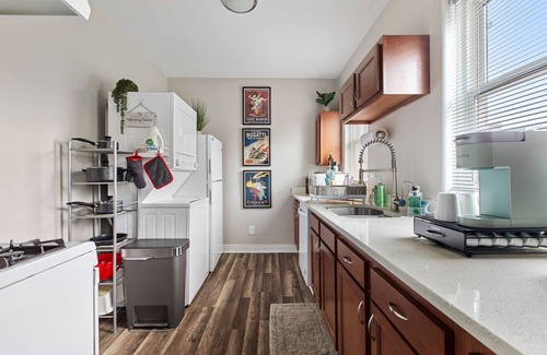 South Side Flats House | Luxe Design 3br in Pittsburgh's Most Lively Neighborhood